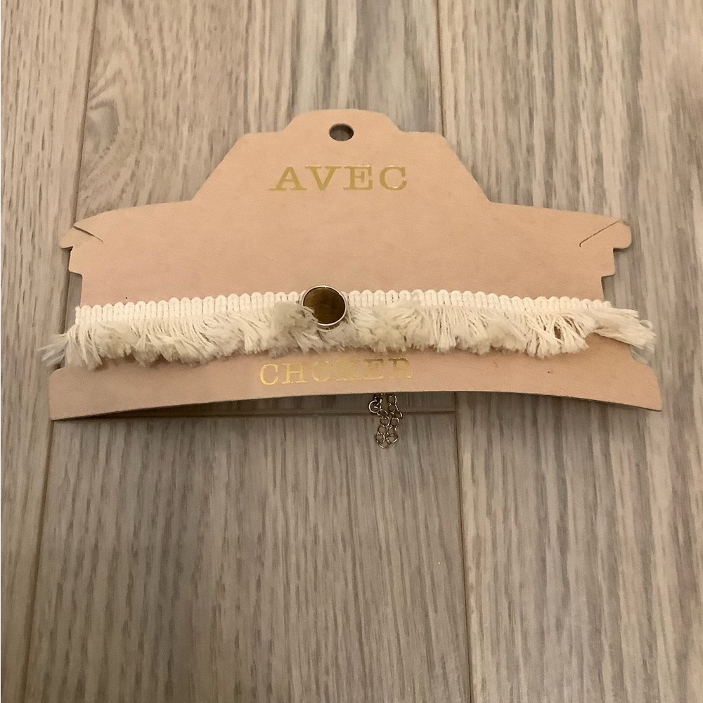 NWT Avec fabric trim choker with stone accent❤️❤️❤️❤️